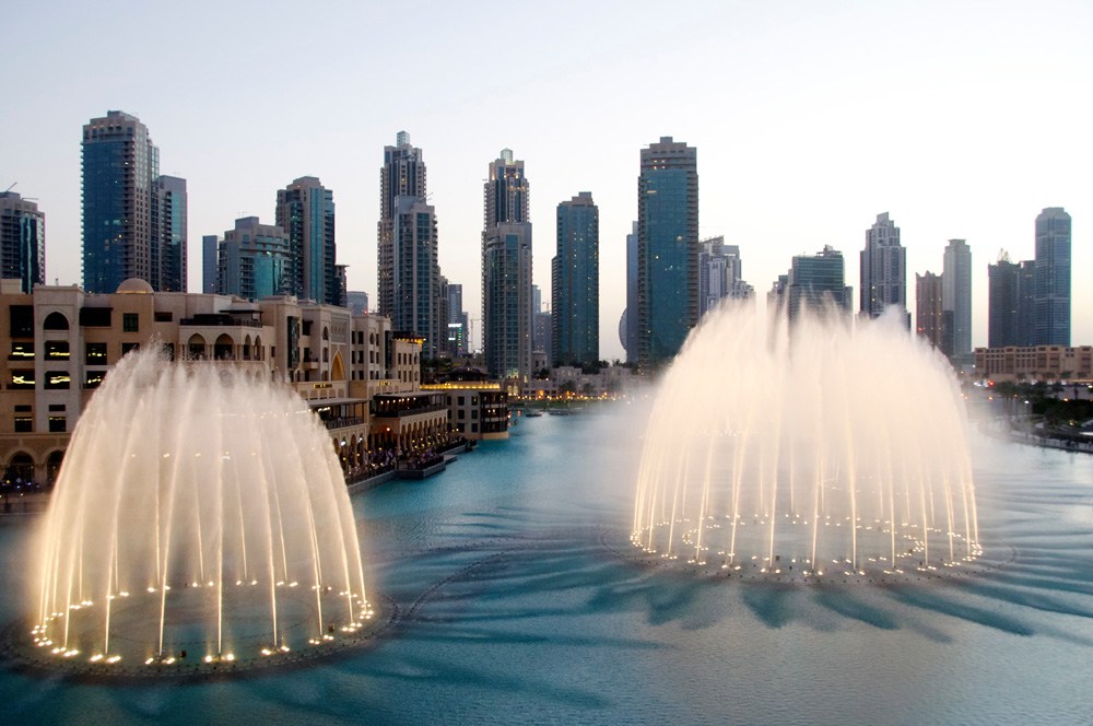 A magical performance from the Dubai Fountain, the tallest performing fountain & largest choreographed fountain system in the entire world.